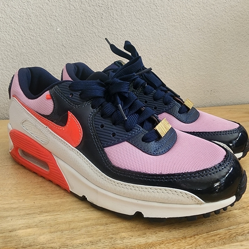 Nike Womens Air Max 90 Sneakers CZ8099-100 White/Bright Crimson-Obsidian Size 10